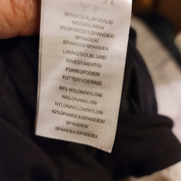 Black deep Uneckline Top - Picture 4 of 8